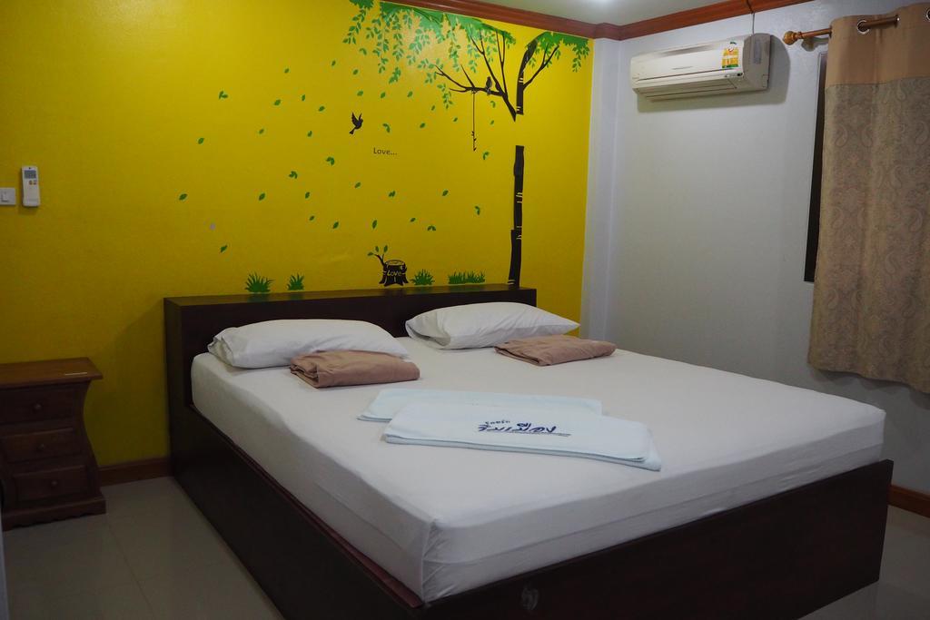 Rimmueng Resort Phanom Sarakham Ngoại thất bức ảnh